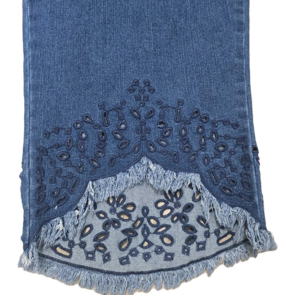 Intro Straight Leg Tulip Eyelet Embroidered Frayed Hem Pull-On Ankle Pants 24W - Picture 3 of 11